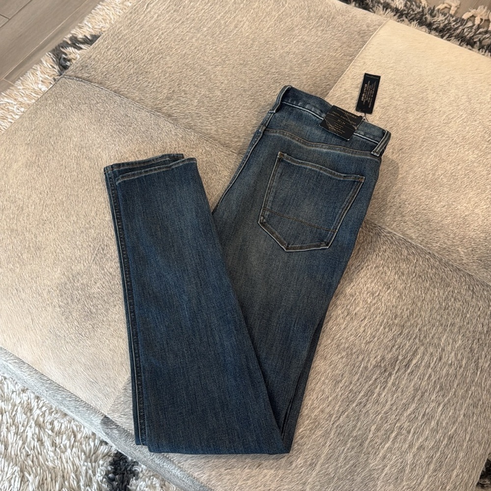 Banana Republic Travel Stretch Skinny Jean - 4 way stretch, $105 new 32x34 NWT